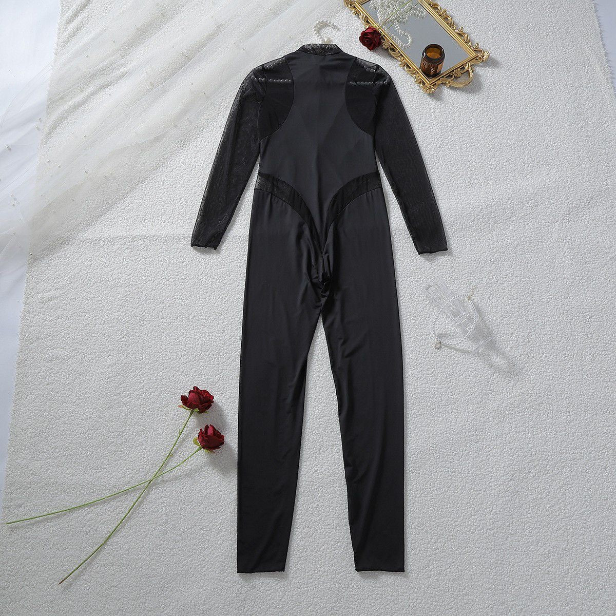 Czarne Body - Kombinezon Wetlook Mesh z Zamkiem na Dekolcie -