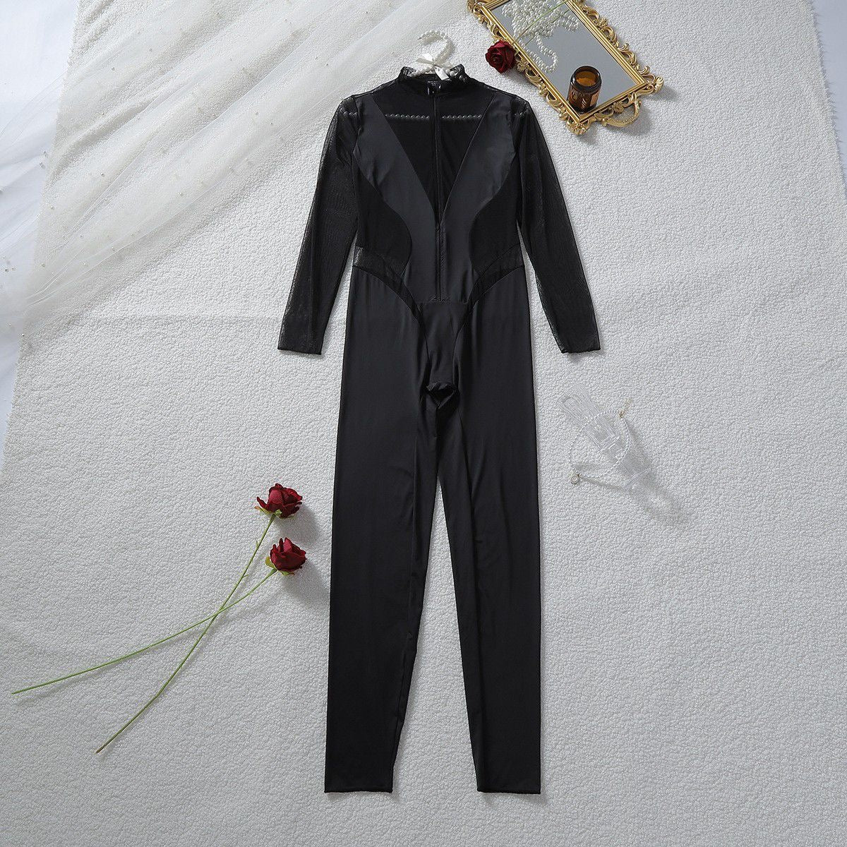 Czarne Body - Kombinezon Wetlook Mesh z Zamkiem na Dekolcie -