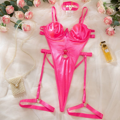 "Passione Fucsia" – Zmysłowe Body z Satynowym Połyskiem