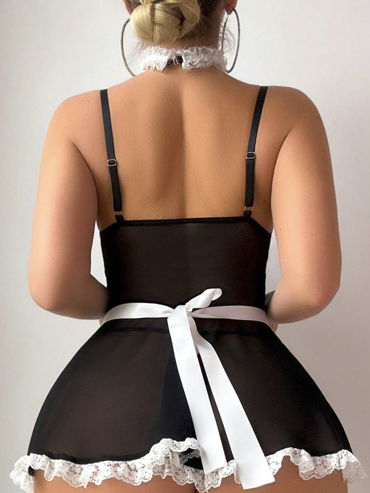 Bielizna Kostium Pokojówki "Nocne Fantazje" z Kabaretkami