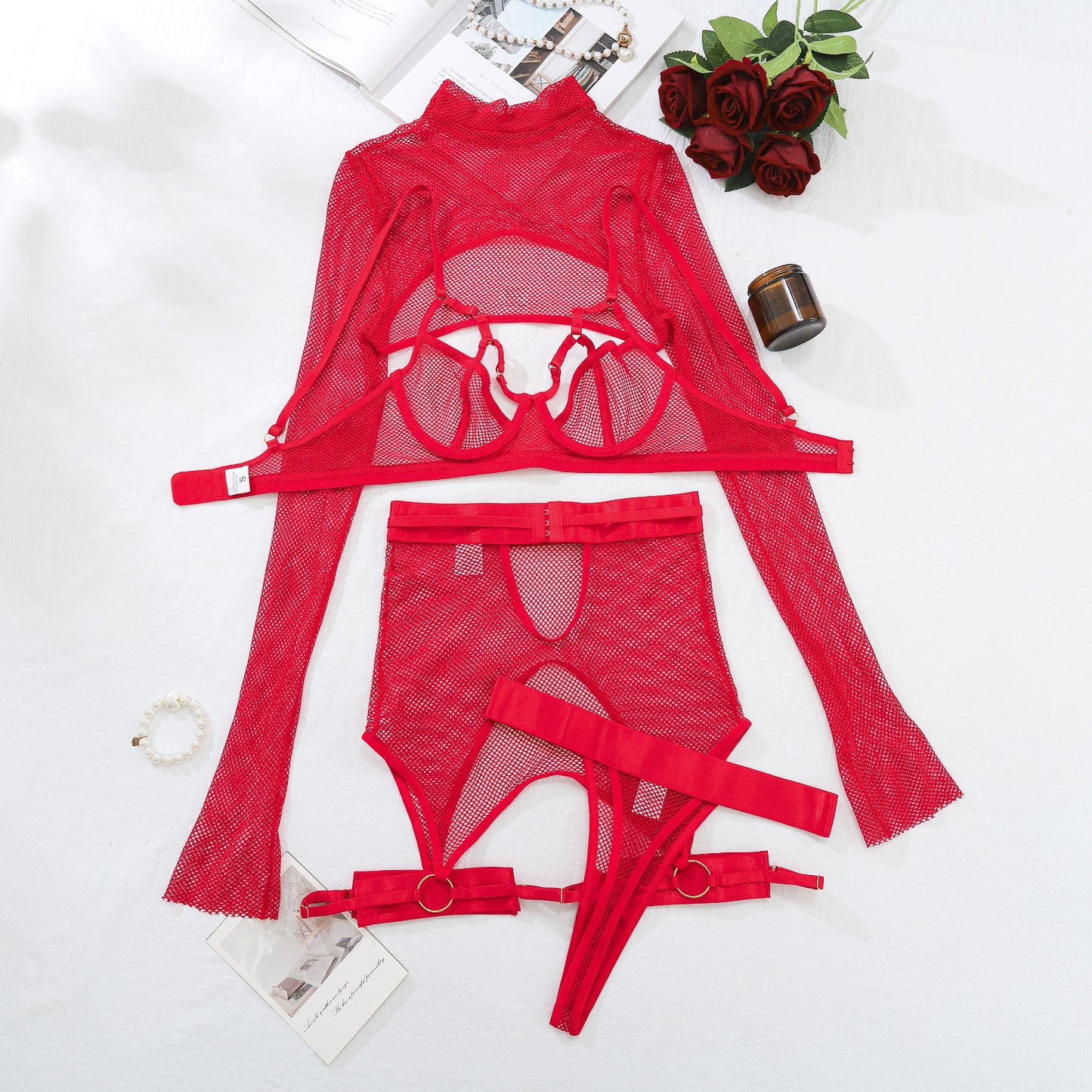 Zmysłowa Siatka: Erotyczna Bielizna z Efektem Wow w Kolorze Czarnym i Czerwonym!