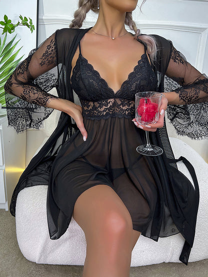 Zmysłowy Komplet Bielizny Nocny: Koronkowy Peniuar i Halka