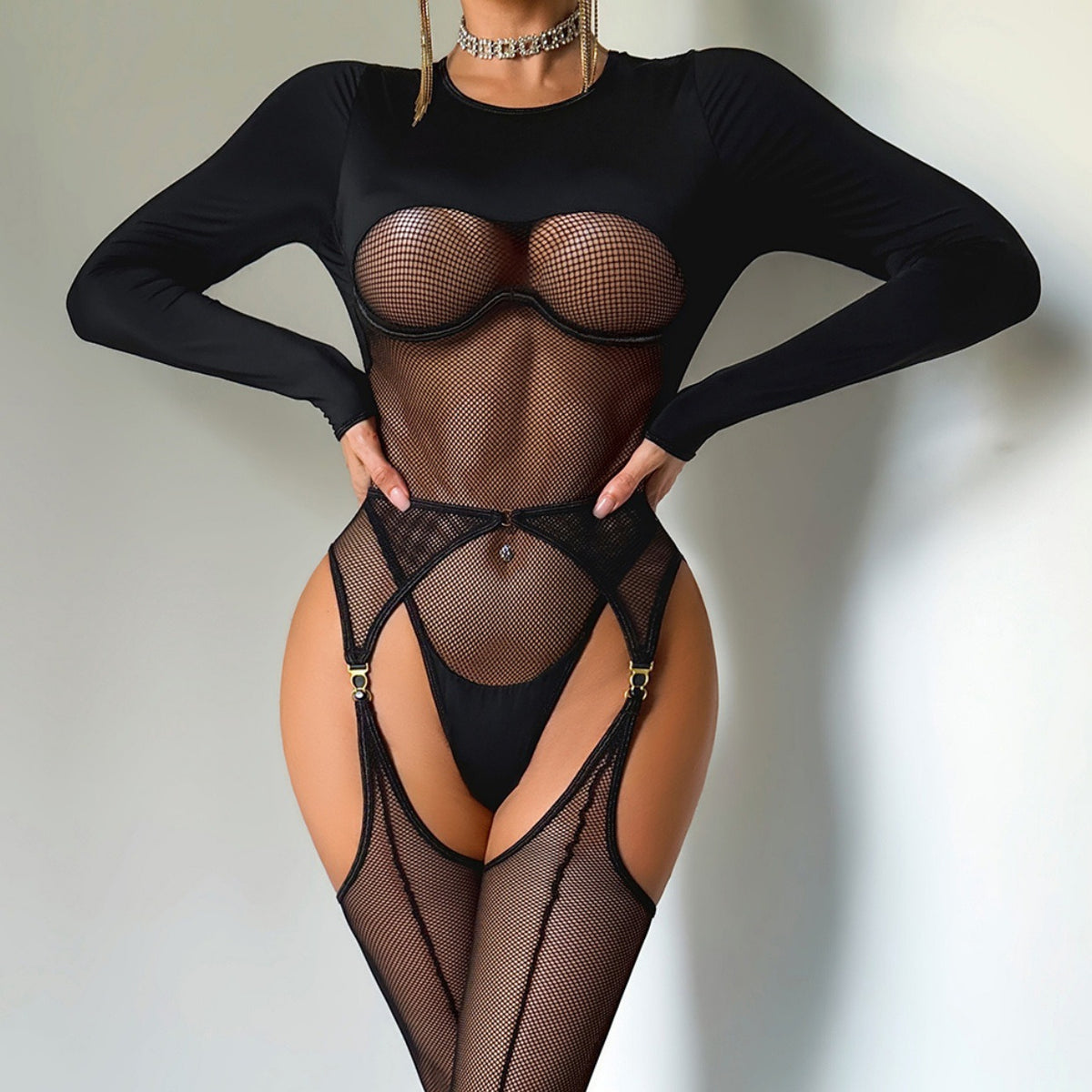 Komplet Midnight Noir – Zmysłowe Body z Siateczki + POŃCZOCHY GRATIS!