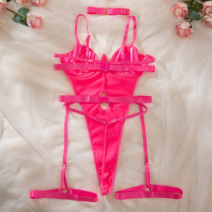 "Passione Fucsia" – Zmysłowe Body z Satynowym Połyskiem